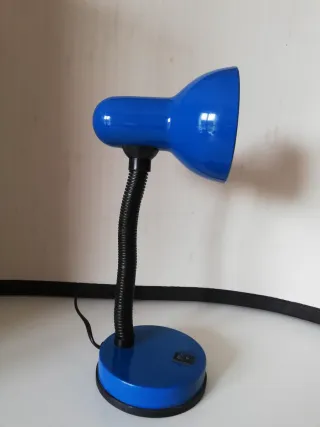 Lampada da tavolo blu