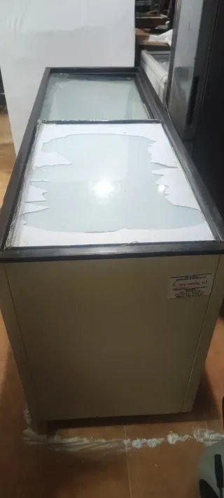 Congelador horizontal con tapa de cristal