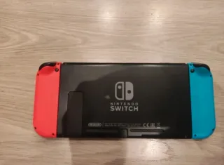 Nintendo Switch Azul y Rojo.