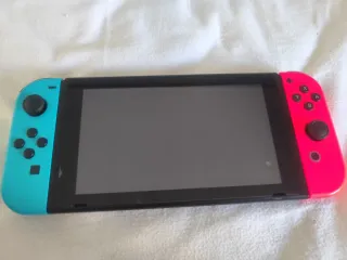 Nintendo Switch Azul y Rojo.