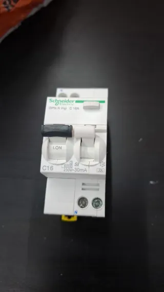 Interruptor Diferencial Schneider C16 30mA