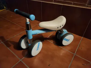 Bici de aprendizaje infantil azul