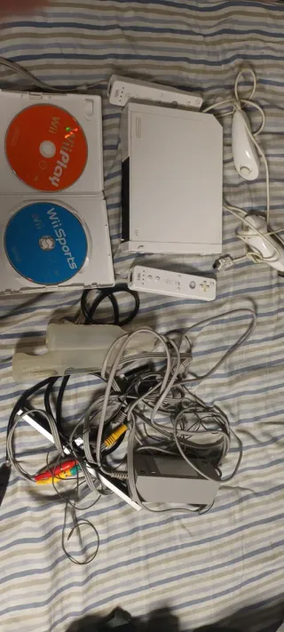 Nintendo Wii Blanca con Mandos y Juegos