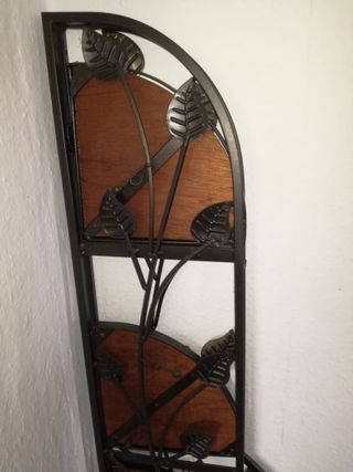 Estantería de esquina decorativa