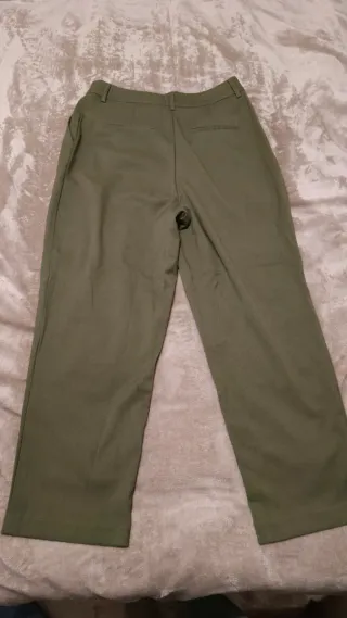 Pantalón vestir fluido verde oliva