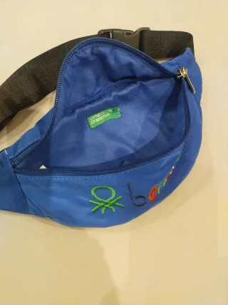 Riñonera Benetton niño azul multicolor