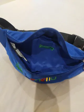 Riñonera Benetton niño azul multicolor