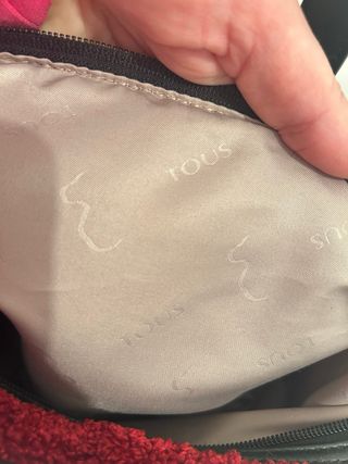 Borsa Tous nera e rossa a mano con pochette removi
