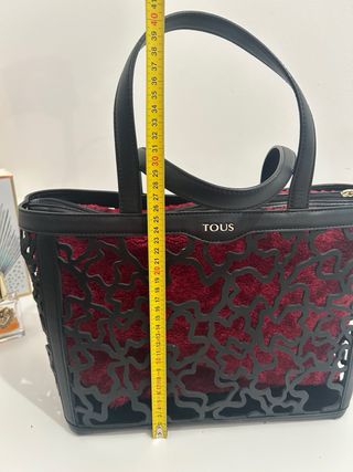 Borsa Tous nera e rossa a mano con pochette removi