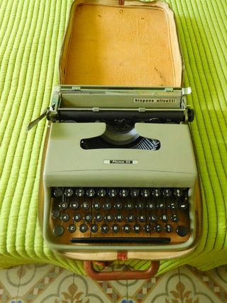Máquina de escribir Hispano Olivetti Pluma 22