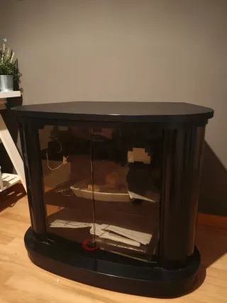 Mesa auxiliar giratoria con ruedas