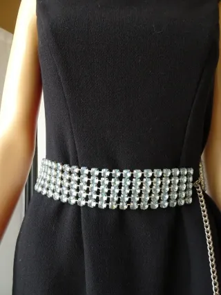 Cinturón de pedrería plateado
