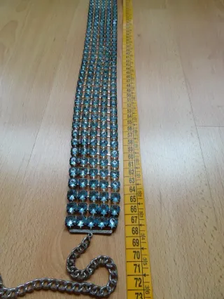 Cinturón de pedrería plateado