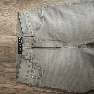 Pantalón vaquero gris skinny