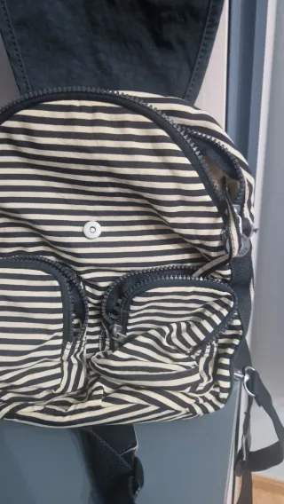 2 Mochilas Mujer( 1 granate y 1 blanca/azul marino