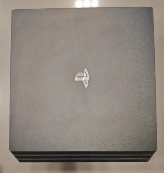 PS4 Pro 1TB + Mando + Juegos