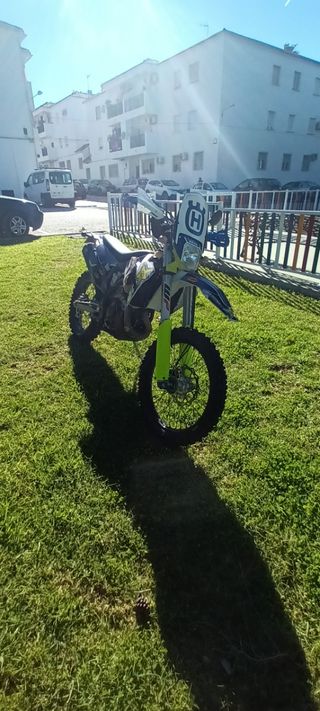 Moto de enduro husqvarna 450 año 2020