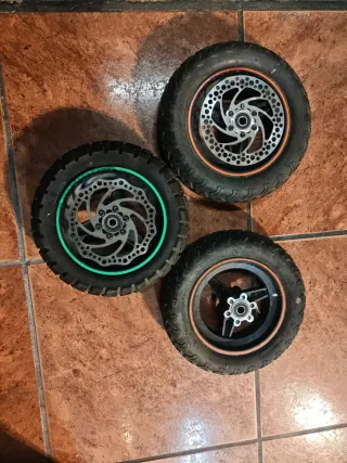 Ruedas pequeñas con disco de freno