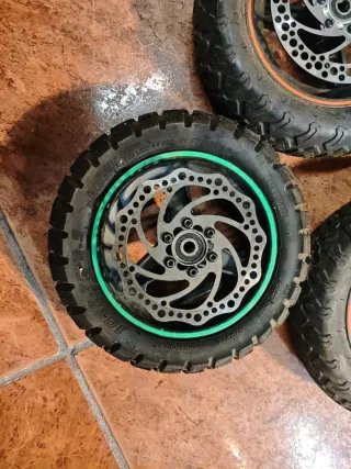 Ruedas pequeñas con disco de freno