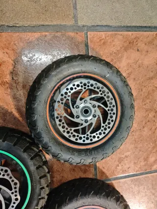 Ruedas pequeñas con disco de freno