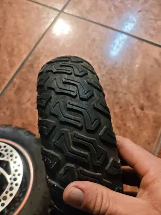 Ruedas pequeñas con disco de freno