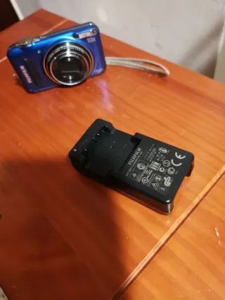 Cámara Digital Fujifilm T300 Azul