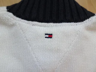 Chaqueta Tommy Hilfiger Blanca y Negra