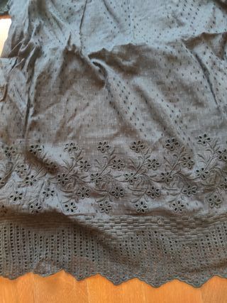 Top negro con bordados Naf Naf t. 36 con seda