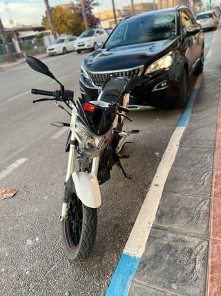 Moto Macbor Stormer 125 Blanca