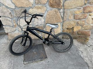 Bicicleta BMX Negra