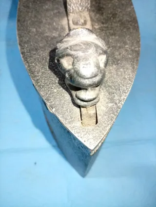 Plancha antigua de carbón