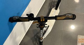 Patinete Hudora blanco y negro