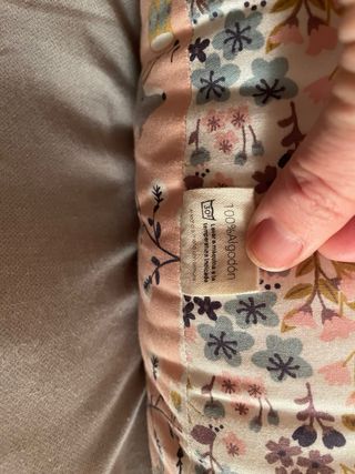 Nido ergonómico floral rosa