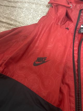 Chaqueta Nike Roma Negra Roja Talla L