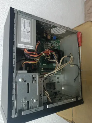 Caja Torre HP para componentes