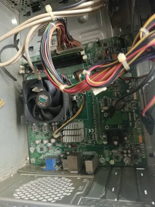 Caja Torre HP para componentes