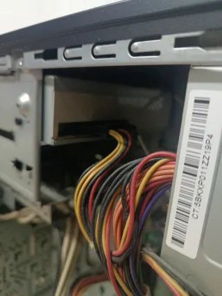 Caja Torre HP para componentes