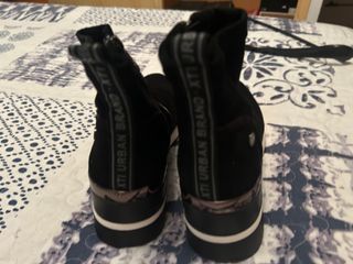 Botas negras de mujer