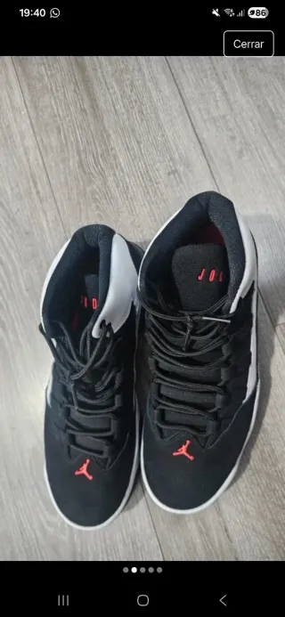 Zapatillas Nike Jordan Max Aura Negras y Blancas