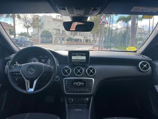 Mercedes-Benz A180 2014 diesel 85100km automático