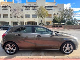Mercedes-Benz A180 2014 diesel 85100km automático