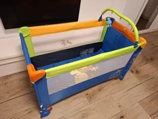 Cuna de viaje plegable con peluches