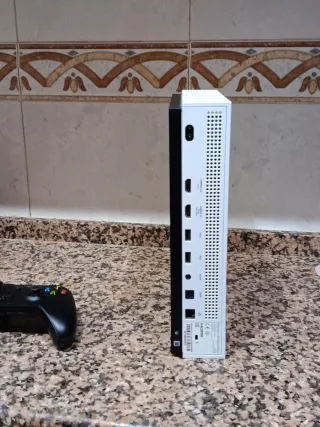 Xbox One S Digital Edition Blanca