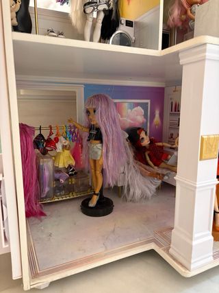 Casa y muñecas Rainbow High