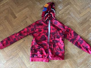 Chaqueta roja Bape