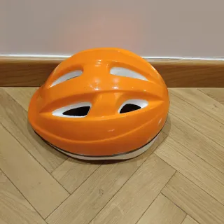 Casco infantil naranja Molto