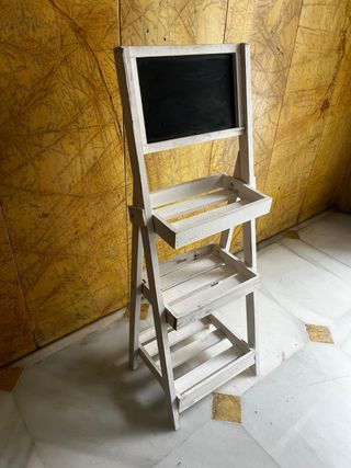 Estantería madera con pizarra