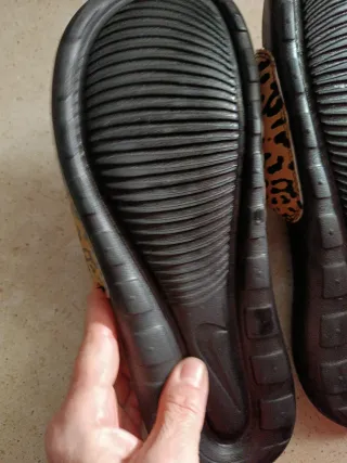 Chanclas Nike Animal Print