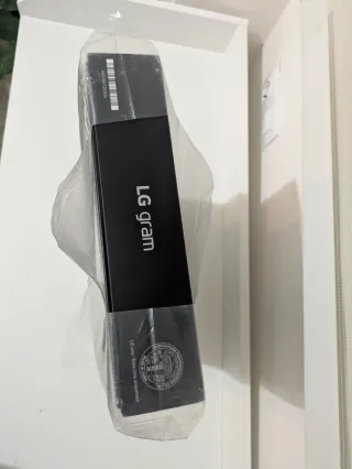 LG Gram 14Z90RU-G.AA55B - Nuevo sin usar