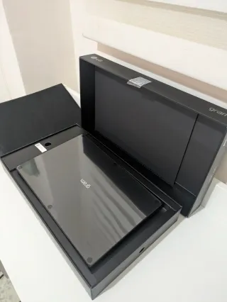 LG Gram 14Z90RU-G.AA55B - Nuevo sin usar